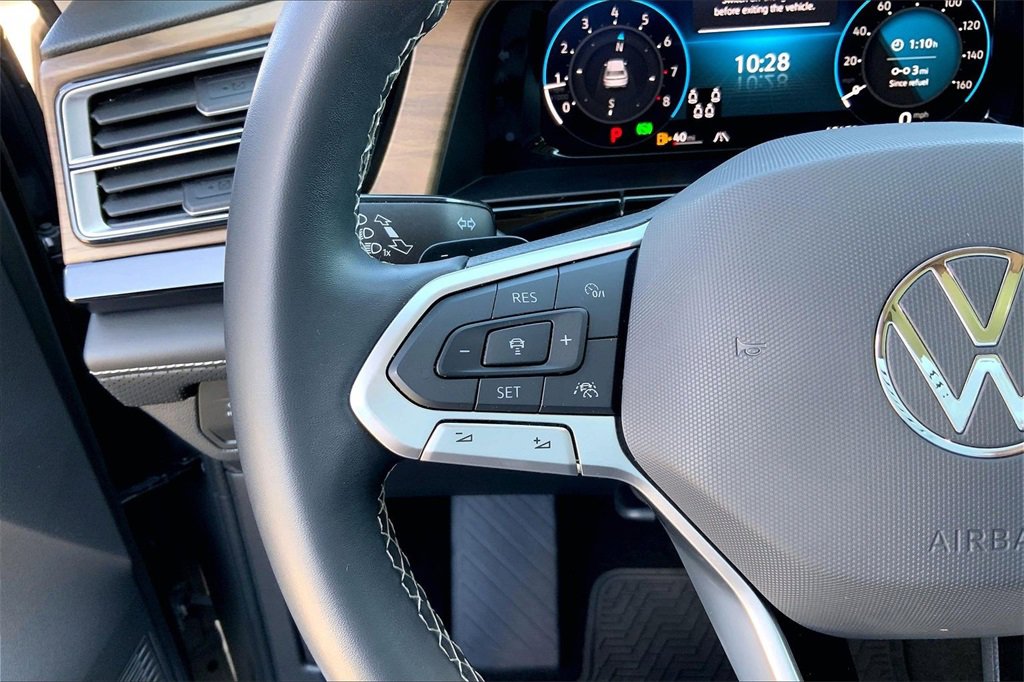 Used 2024 Volkswagen Atlas SE image 18