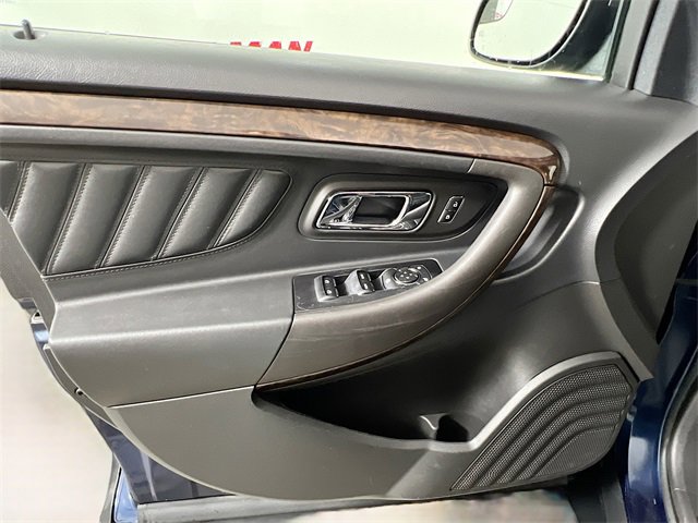 Used 2016 Ford Taurus Limited image 30