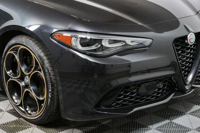 Used 2025 Alfa Romeo Giulia w/ Driving Assist Package RWD image 39