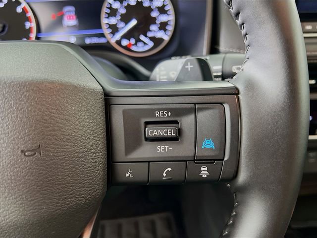 Used 2025 Nissan Rogue SV image 31