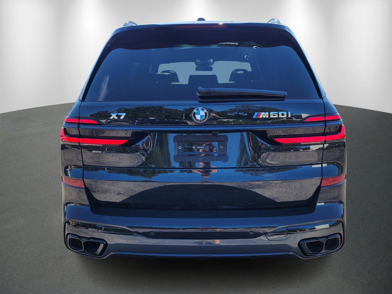 New 2026 BMW X7 M60i w/ Executive Package image 6