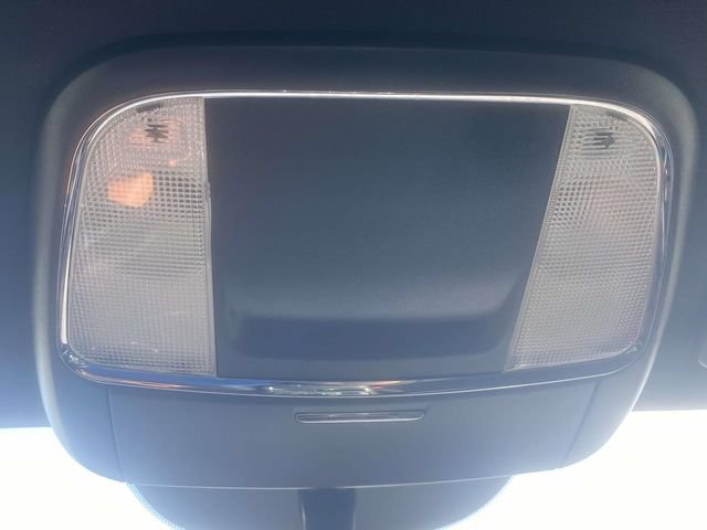 Used 2013 Dodge Charger SE RWD image 19
