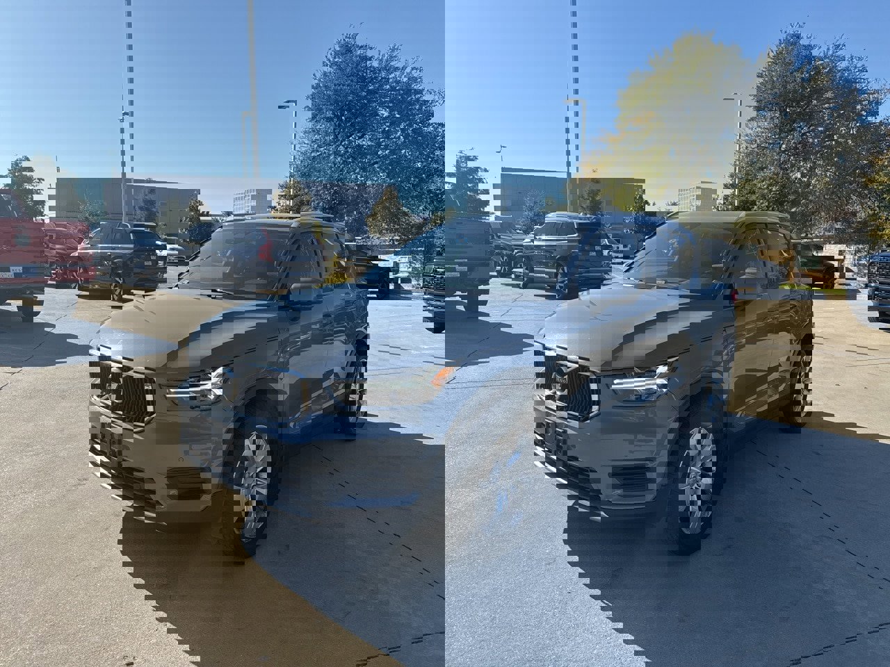 Used 2020 Volvo XC40 T4 Momentum