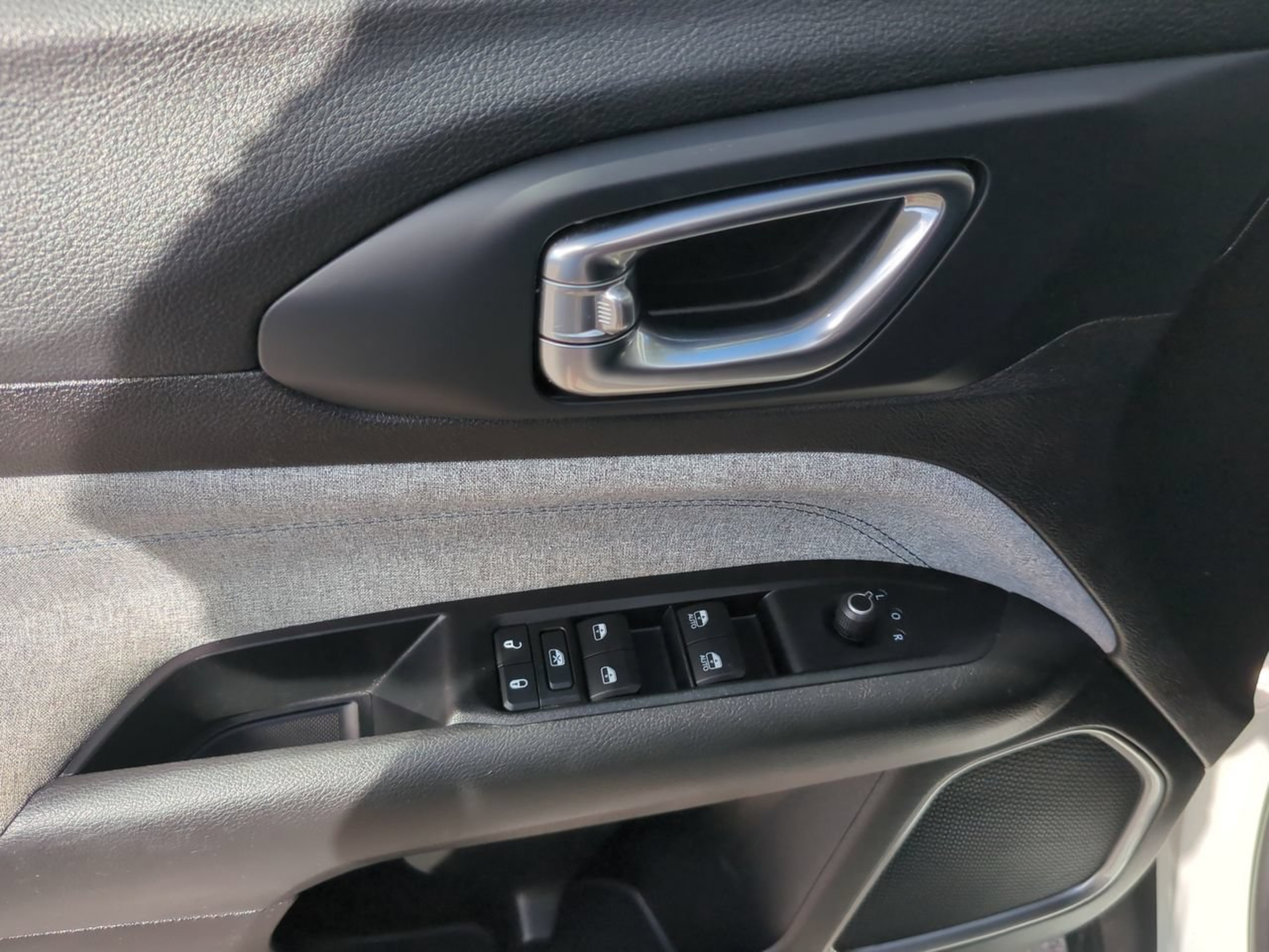 Used 2022 Jeep Compass Latitude FWD image 17