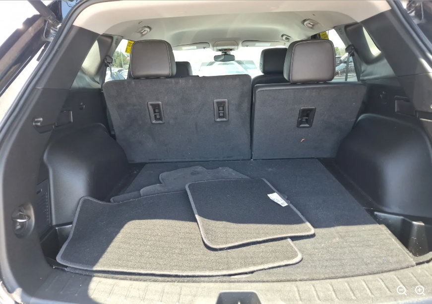 Used 2023 Chevrolet Blazer LT AWD/4WD image 9