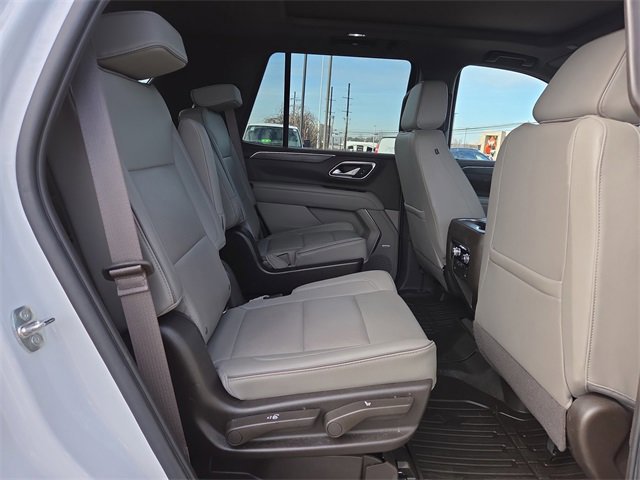 Used 2022 GMC Yukon SLT w/ SLT Luxury Package image 18
