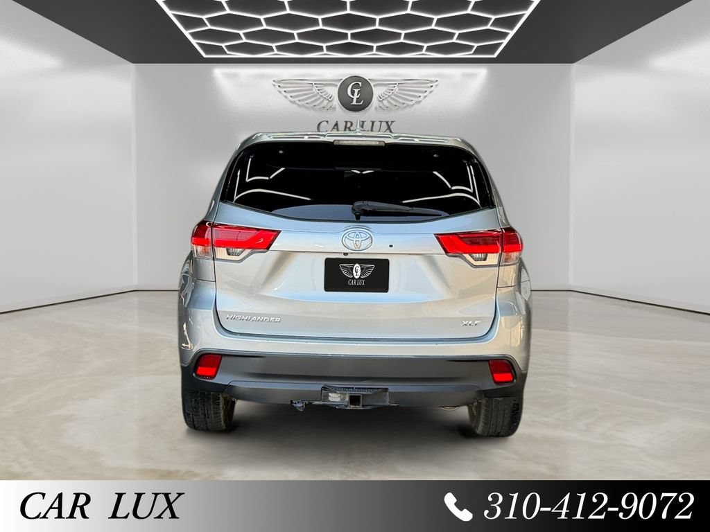 Used 2019 Toyota Highlander XLE FWD image 4