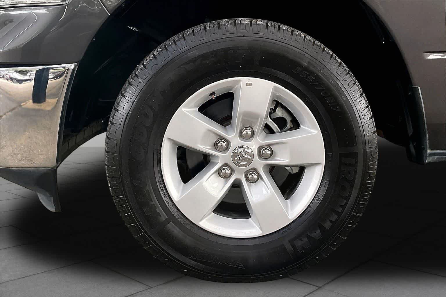 Used 2024 RAM 1500 Classic SLT AWD/4WD image 10
