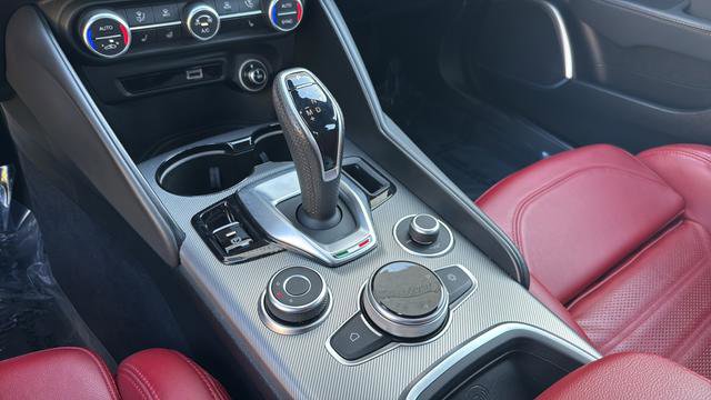 Used 2022 Alfa Romeo Giulia Veloce image 19