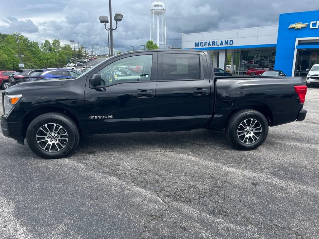 Used 2023 Nissan Titan SV image 2