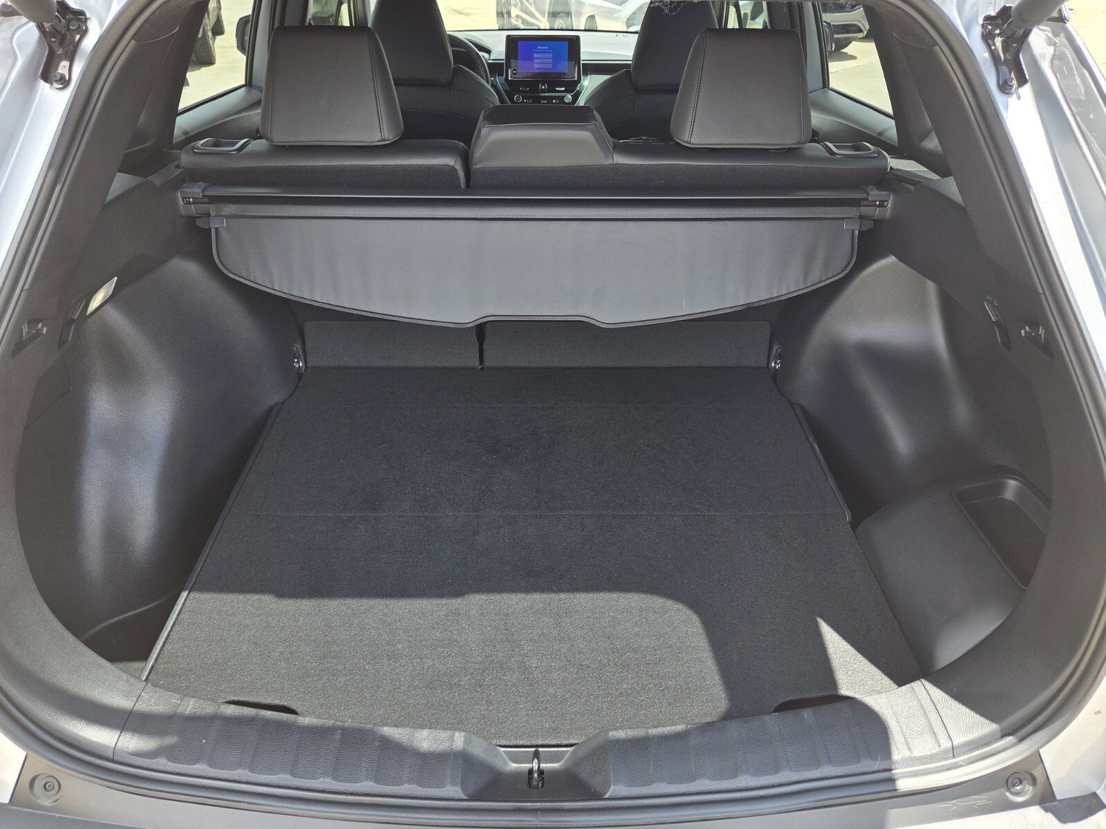 Used 2025 Toyota Corolla Cross AWD Hybrid w/ Convenience Package image 9