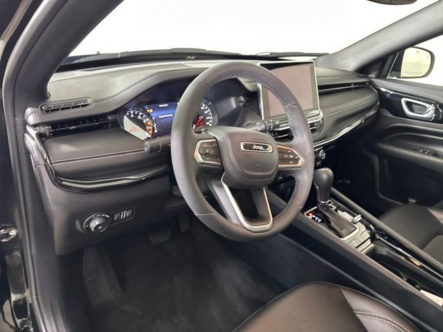 Used 2024 Jeep Compass Latitude w/ Sun and Sound Group image 13