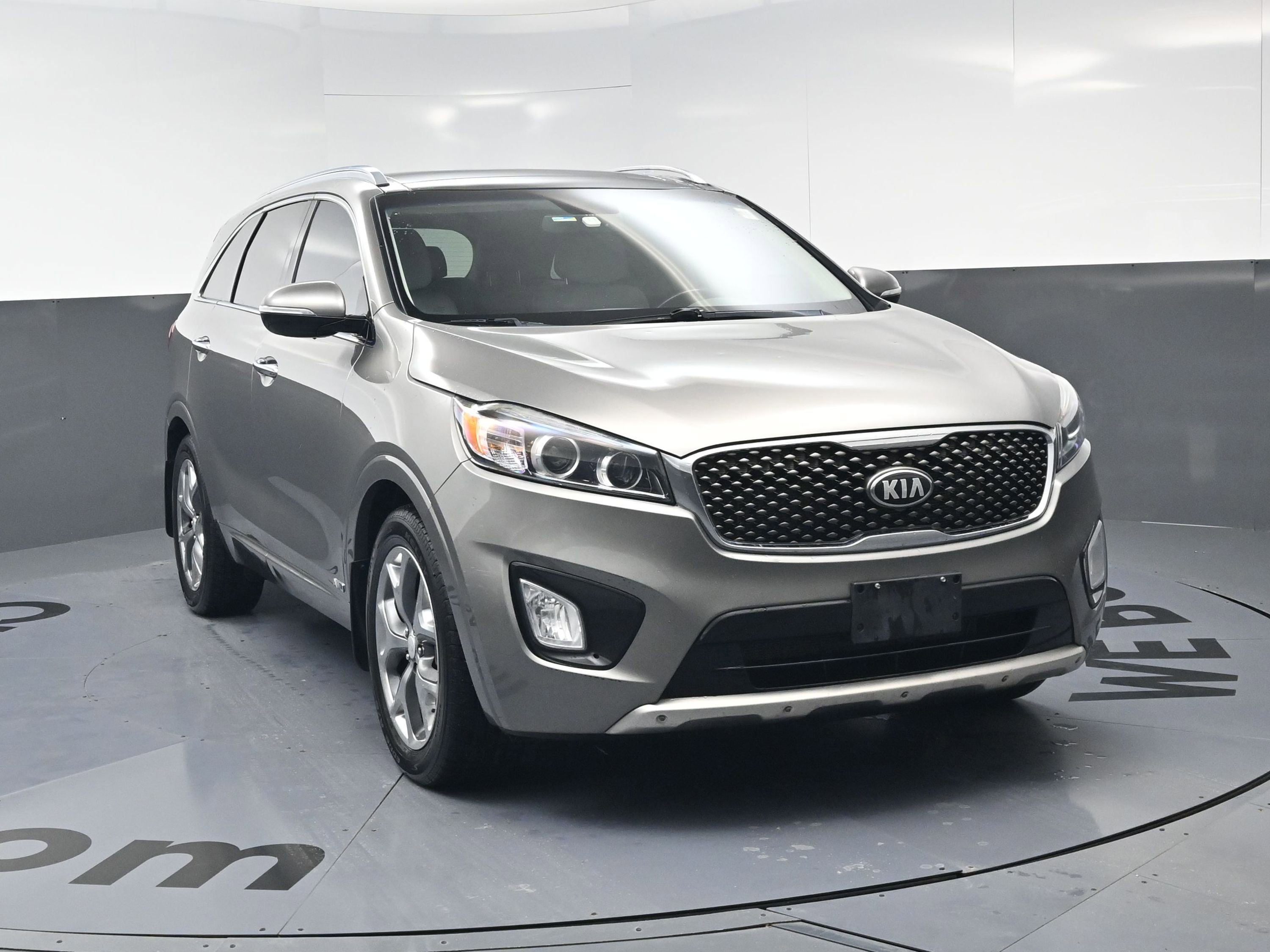 Used 2016 Kia Sorento SX image 3