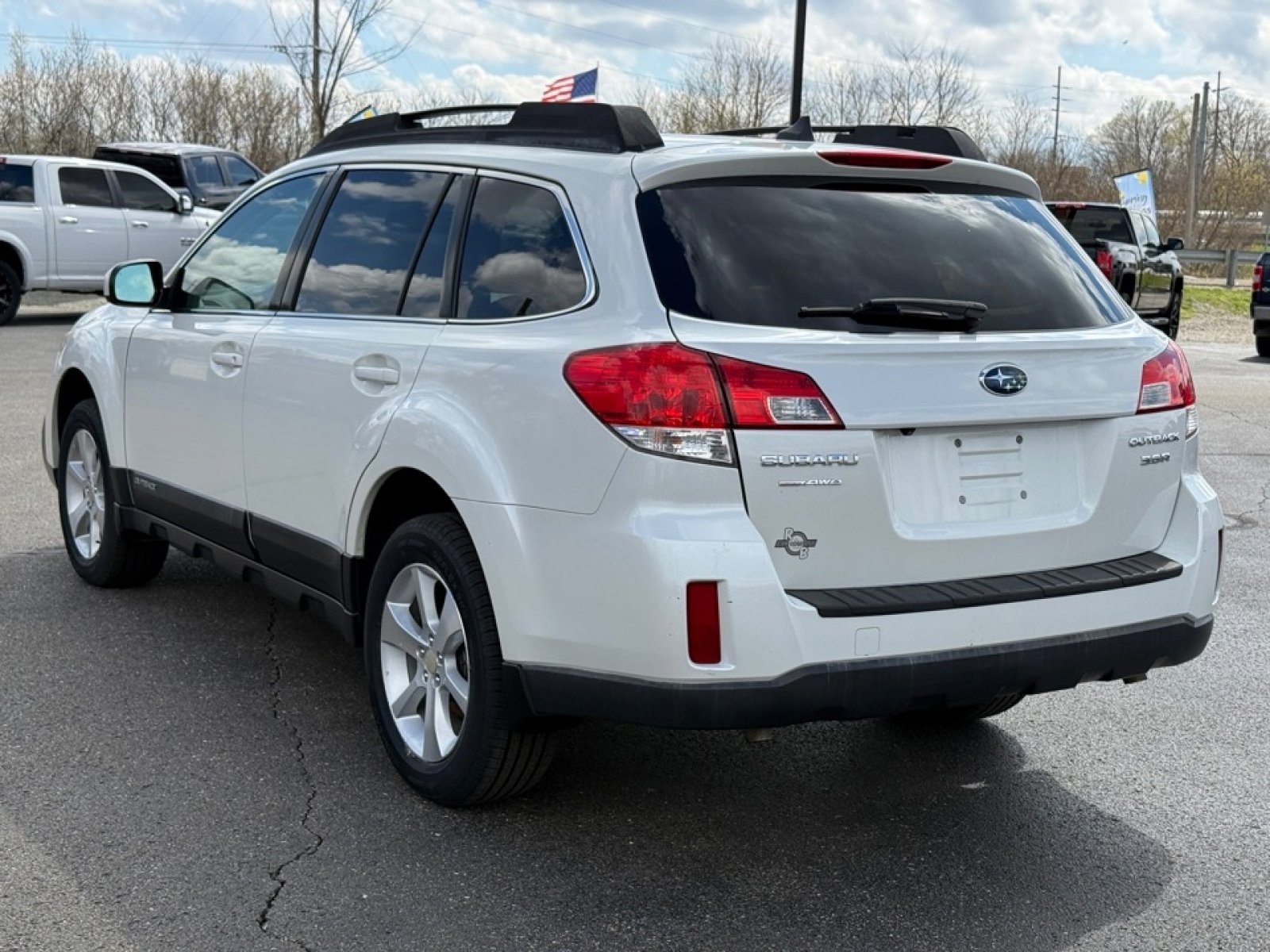 Used 2013 Subaru Outback 3.6R Limited w/ Moonroof Pkg image 6