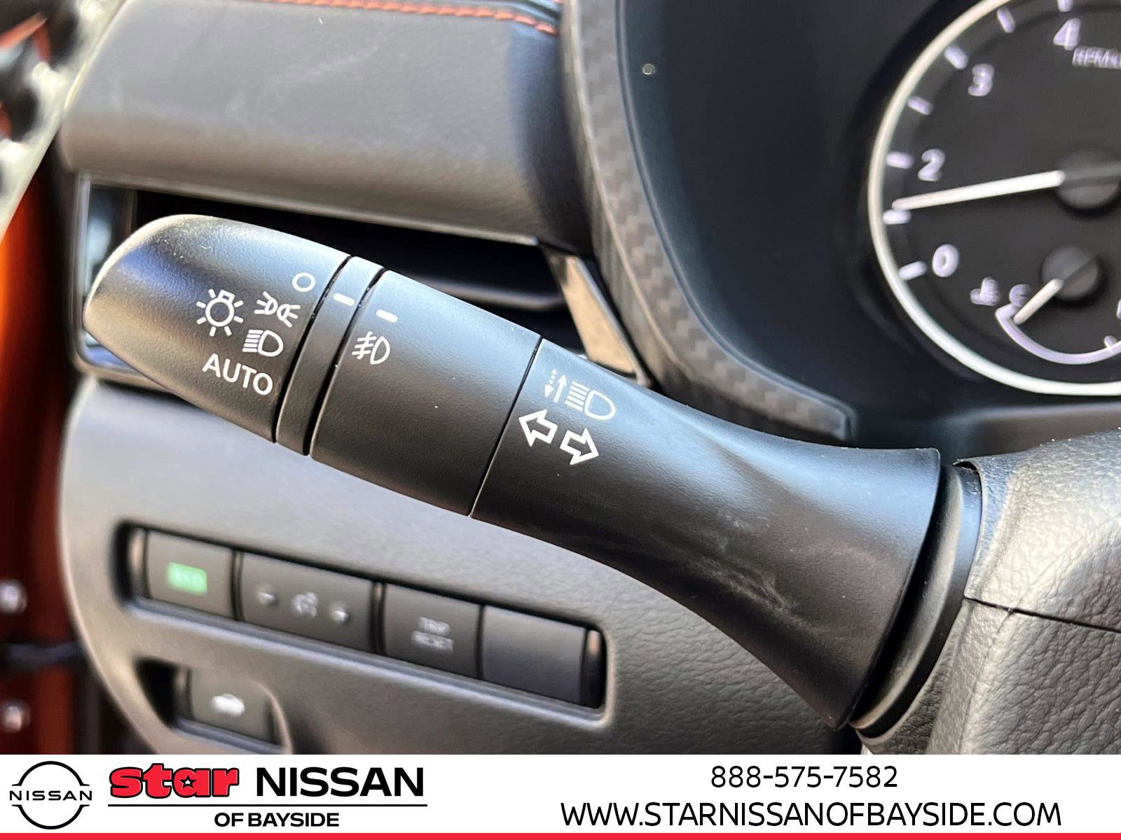 Used 2022 Nissan Sentra SR w/ SR Premium Package image 24