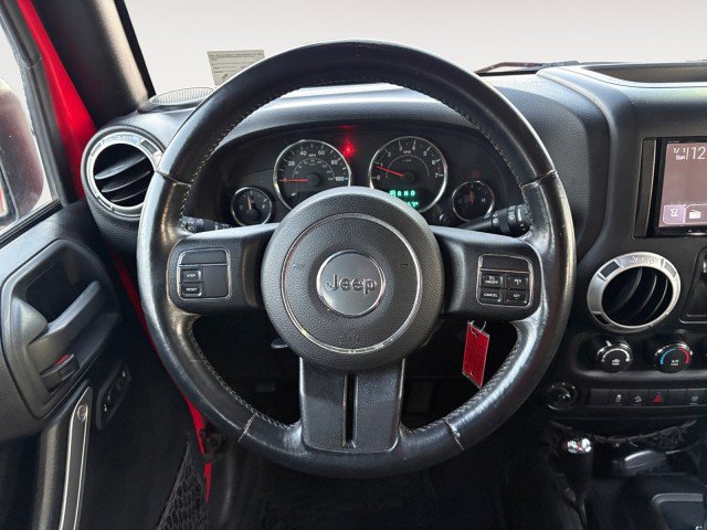 Used 2015 Jeep Wrangler Rubicon w/ Power Convenience Group AWD/4WD image 2