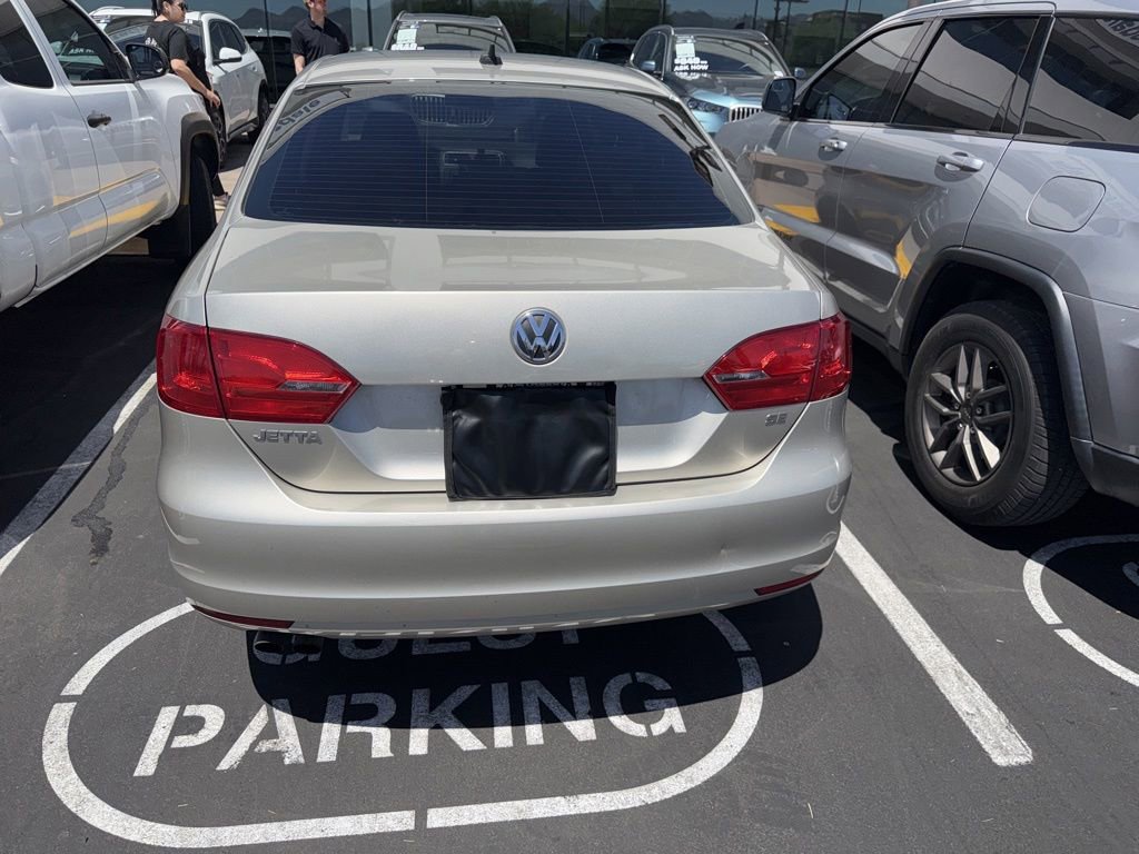 Used 2014 Volkswagen Jetta SE FWD image 4