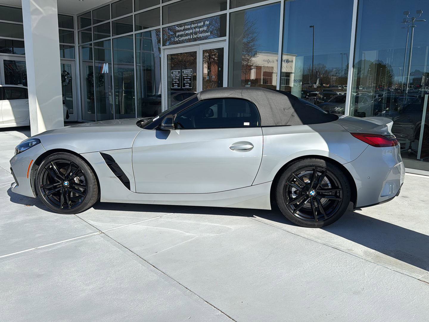 Certified 2022 BMW Z4 sDrive30i w/ M Sport Package image 3