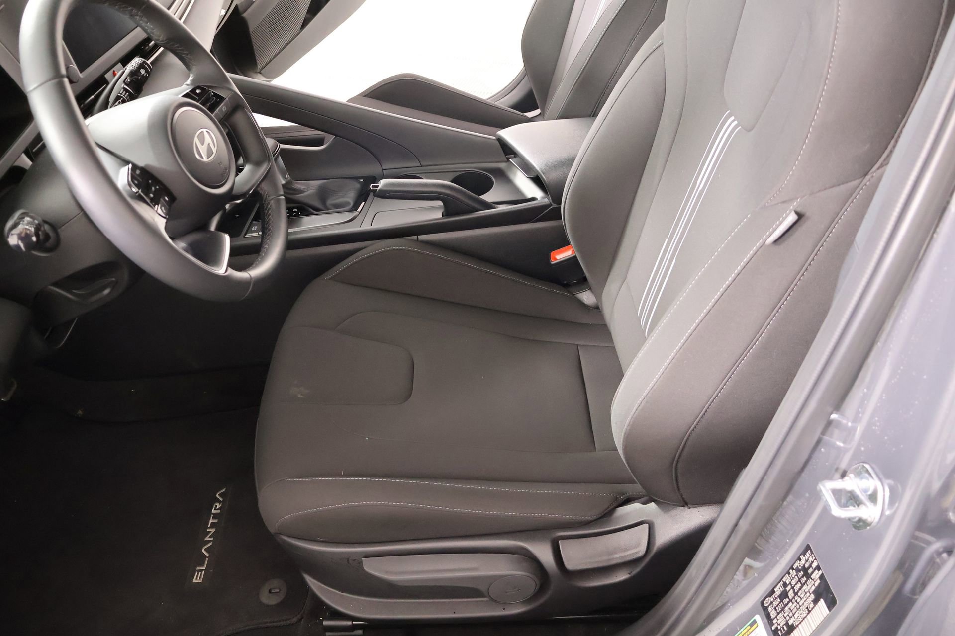 Certified 2025 Hyundai Elantra Sport image 10