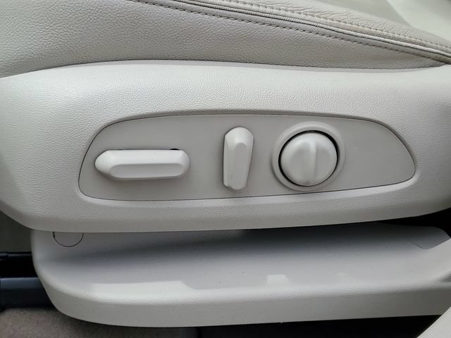 Used 2018 GMC Terrain Denali w/ Driver Alert Package II AWD/4WD image 17