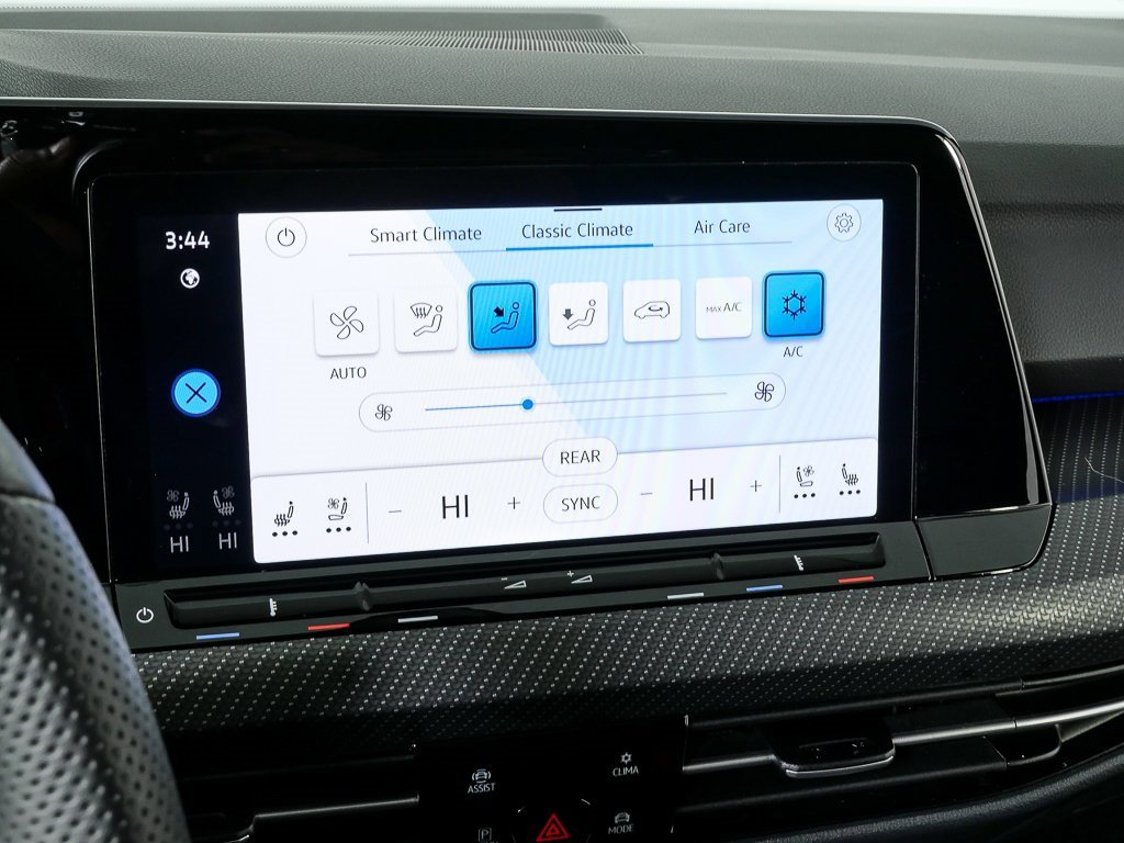 Used 2023 Volkswagen Golf R image 16