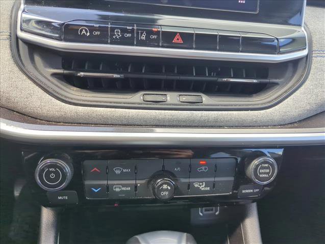 Used 2022 Jeep Compass Latitude image 6