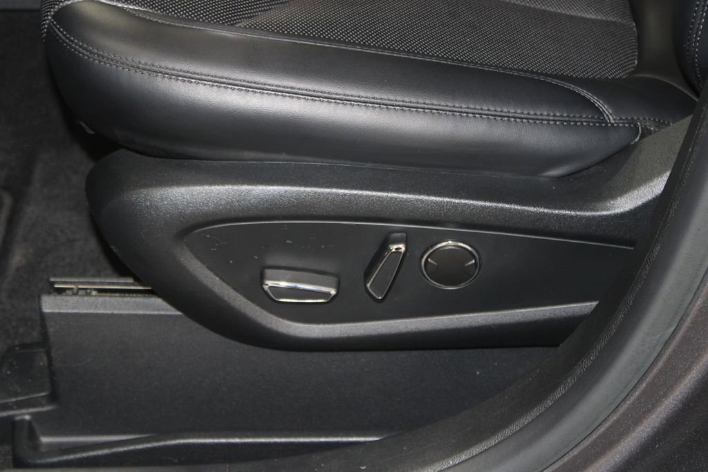 Used 2022 Lincoln Nautilus Reserve w/ Monochromatic Package image 21