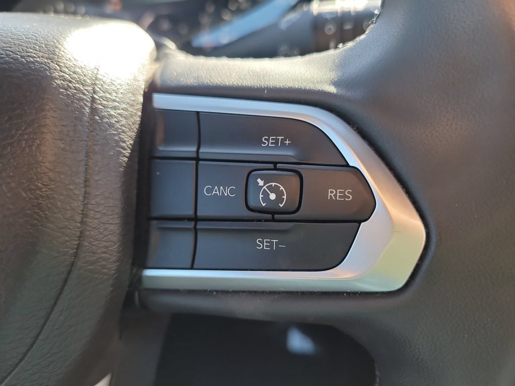 Used 2024 Jeep Compass Latitude AWD/4WD image 32