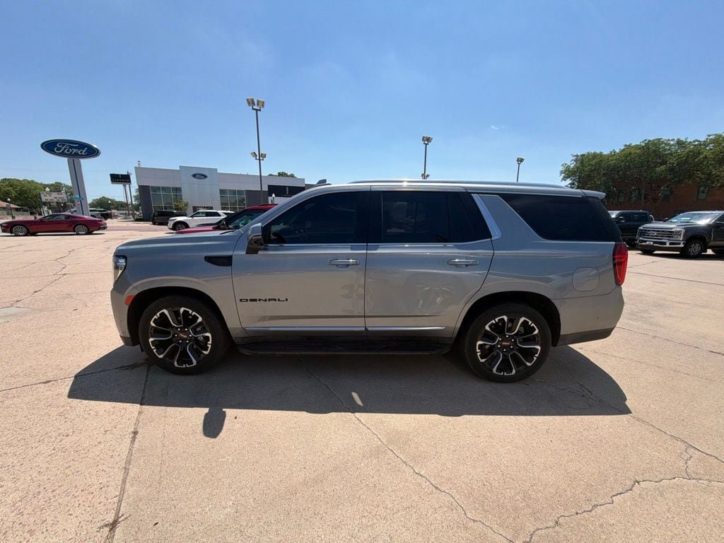 Used 2023 GMC Yukon Denali w/ Advanced Technology Package AWD/4WD image 6
