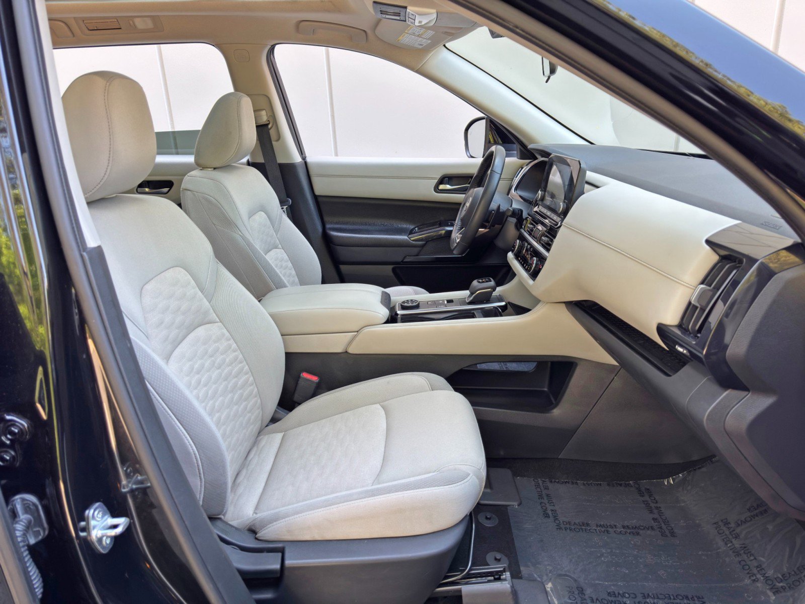 Used 2022 Nissan Pathfinder SV w/ SV Premium Package image 15