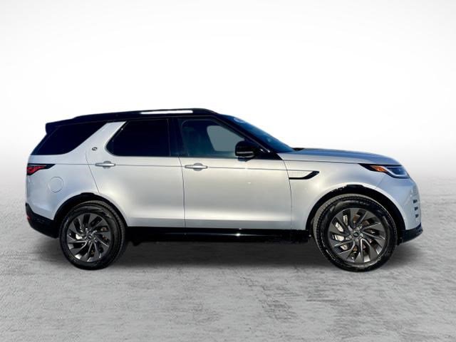 Certified 2024 Land Rover Discovery Dynamic SE image 4