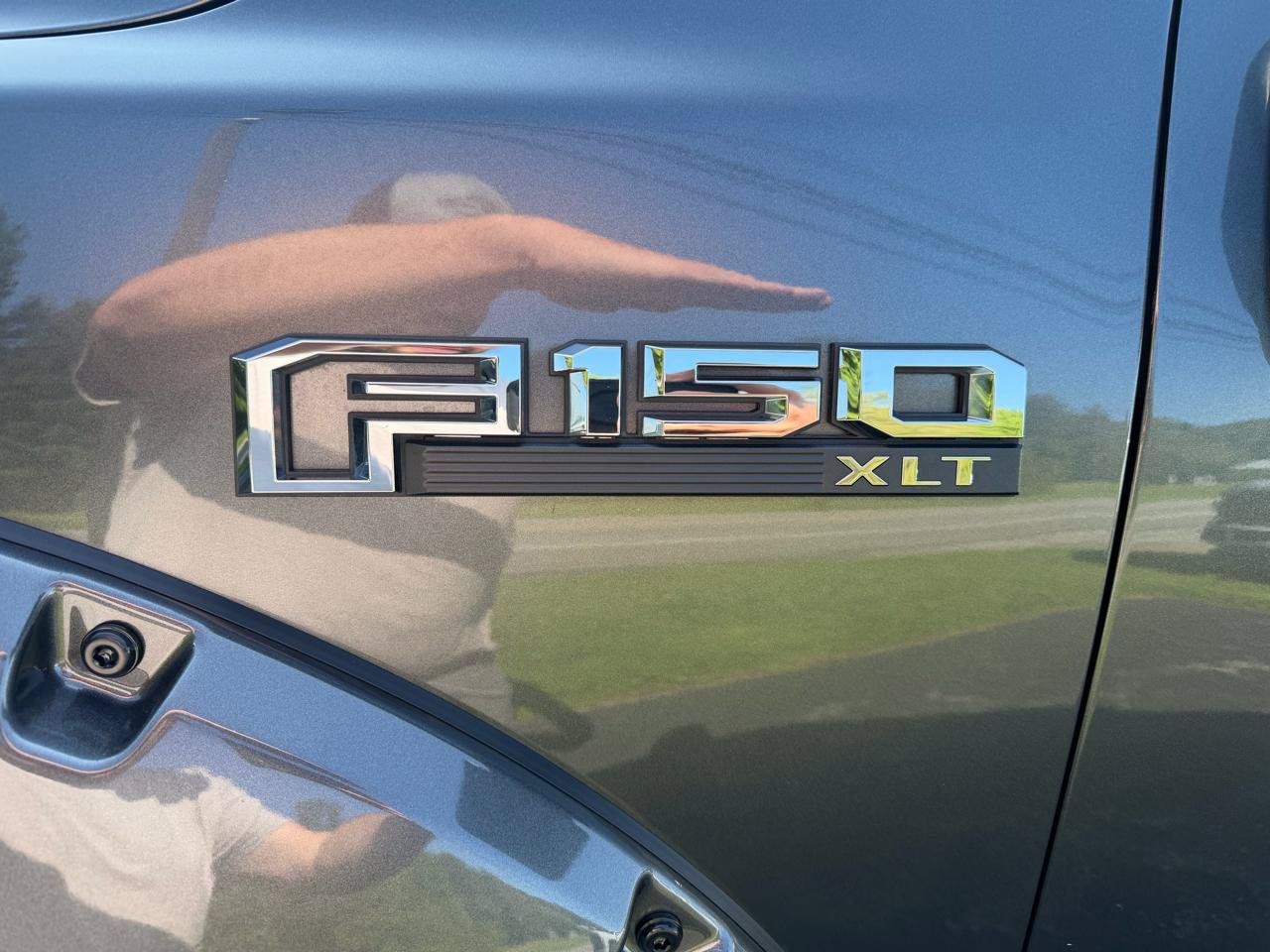 Used 2017 Ford F150 XLT w/ Equipment Group 302A Luxury AWD/4WD image 11
