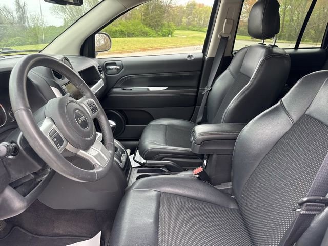 Used 2017 Jeep Compass Latitude image 15