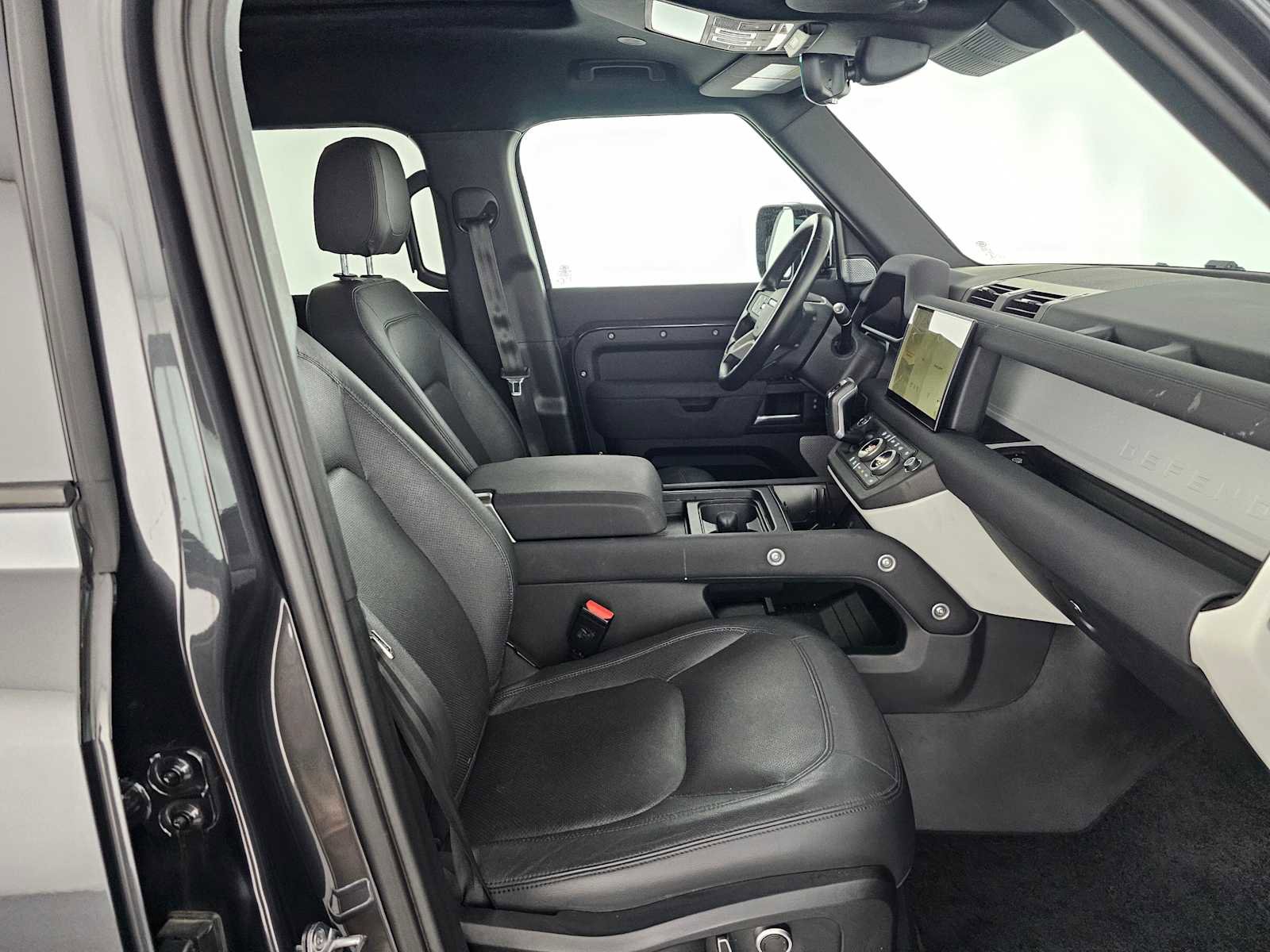 Used 2023 Land Rover Defender 130 S image 10