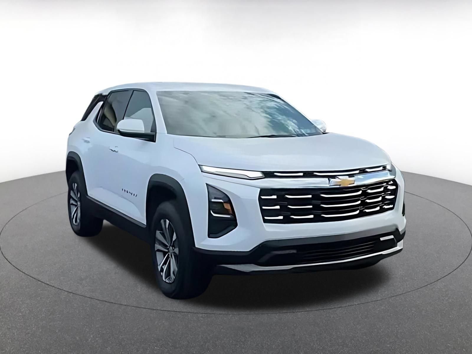 Used 2025 Chevrolet Equinox LT FWD image 3