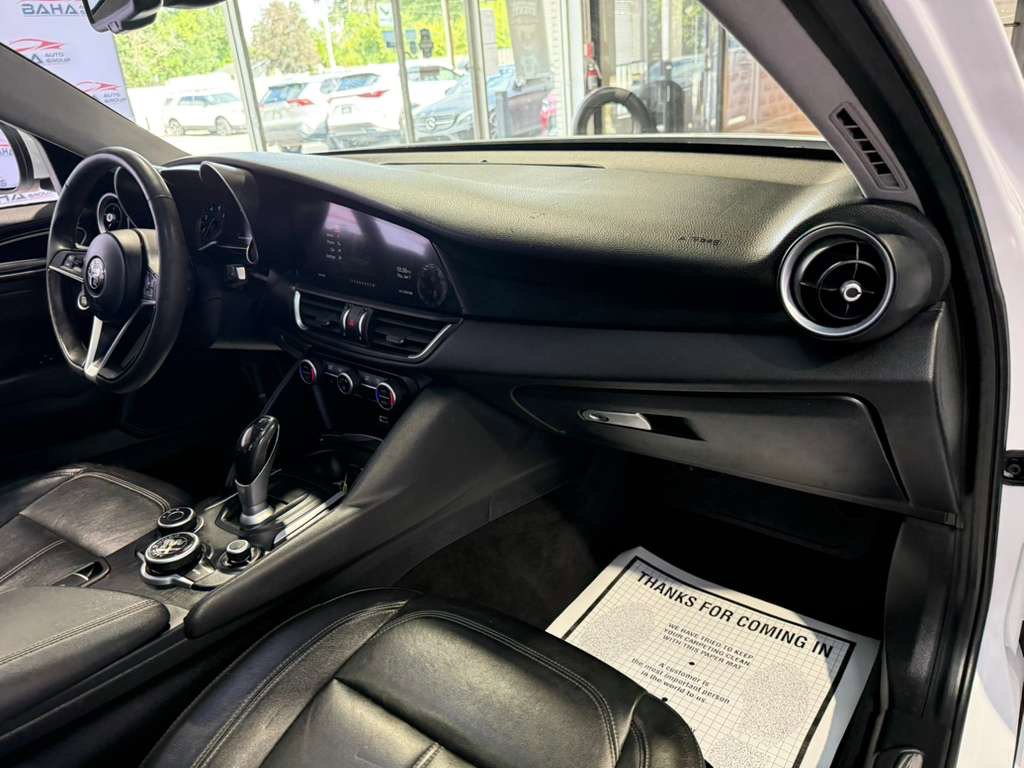 Used 2017 Alfa Romeo Giulia RWD image 62