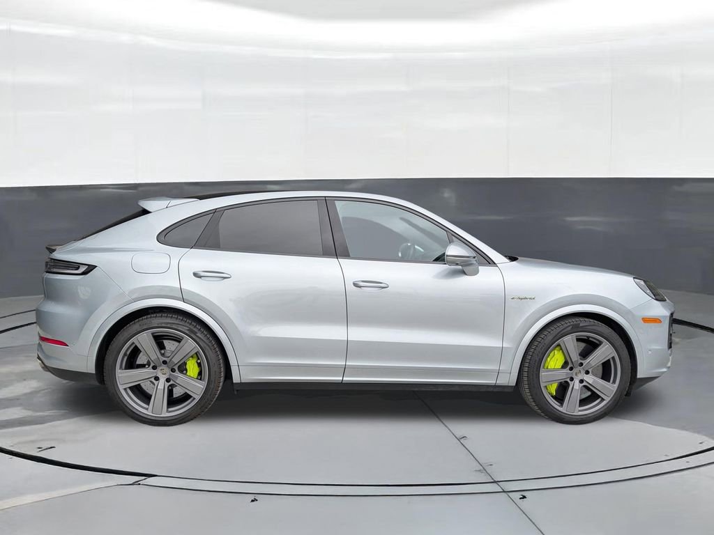 Certified 2025 Porsche Cayenne Turbo image 7