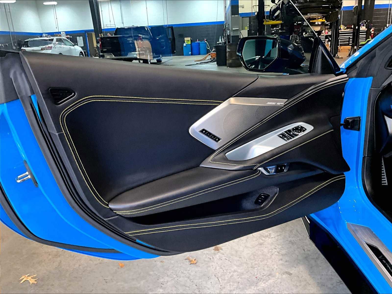 Used 2022 Chevrolet Corvette Stingray Premium Cpe w/ Z51 Performance Package image 9