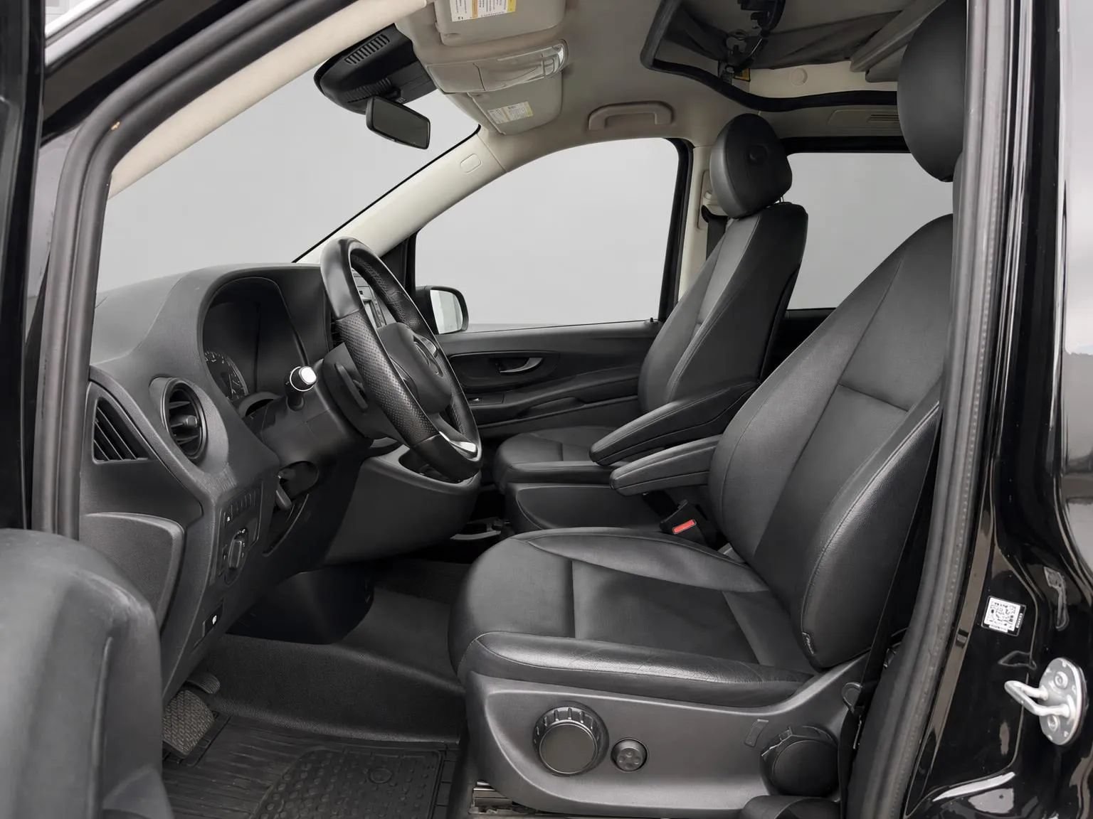 Used 2020 Mercedes-Benz Metris Passenger image 32