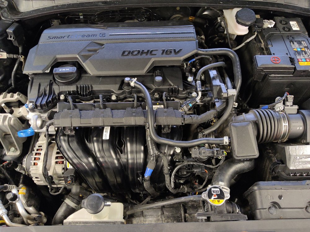 Used 2025 Hyundai Elantra Sport FWD image 30