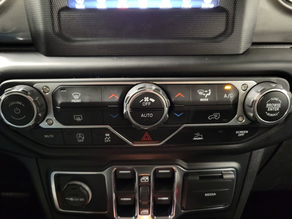 Used 2021 Jeep Gladiator Overland w/ Trailer Tow Package image 17