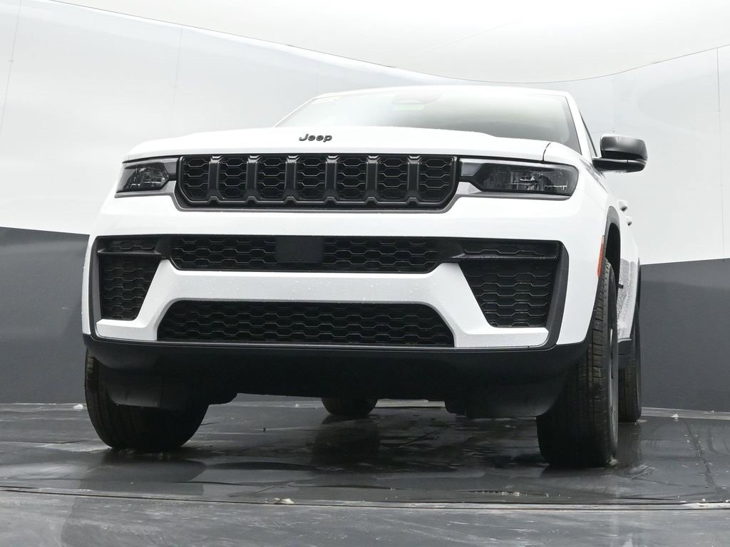 New 2026 Jeep Grand Cherokee Laredo image 28