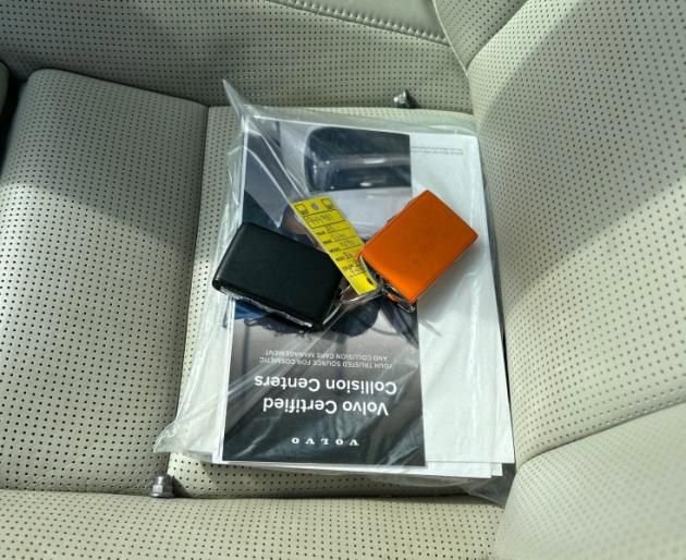 Used 2023 Volvo XC90 B6 Ultimate w/ Protection Package Premier image 4