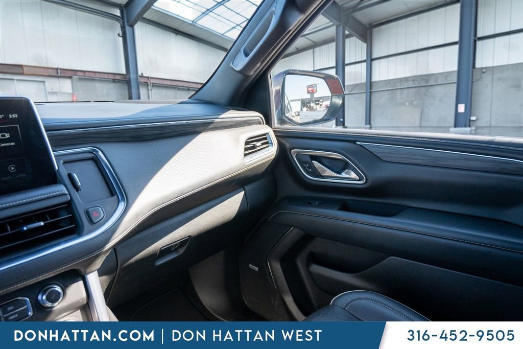 Used 2023 GMC Yukon XL SLT AWD/4WD image 15