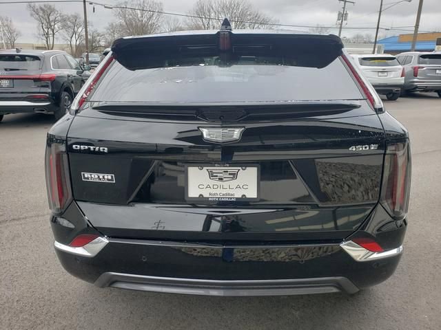 New 2026 Cadillac Optiq Luxury 1 image 4