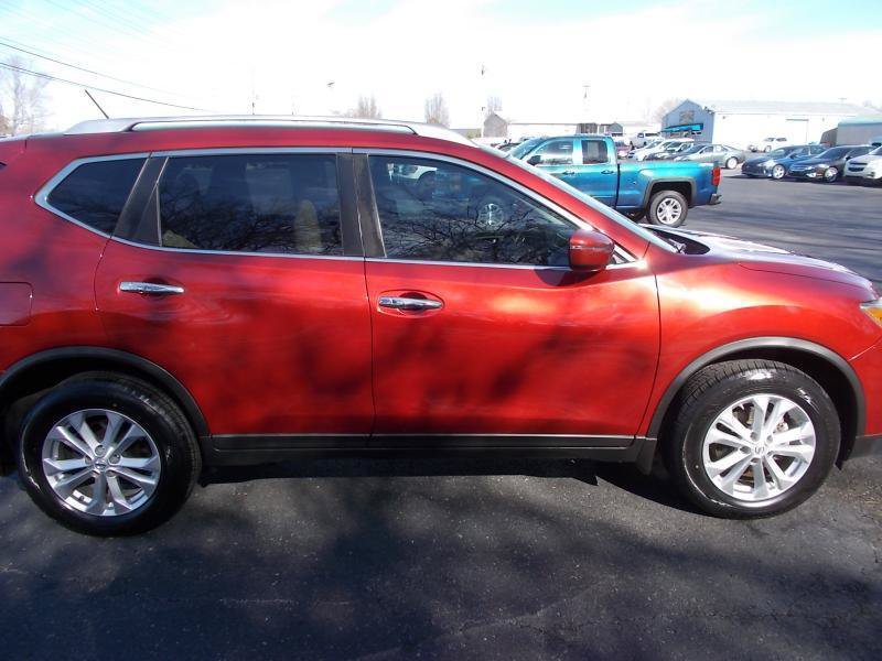 Used 2016 Nissan Rogue SV AWD/4WD image 12