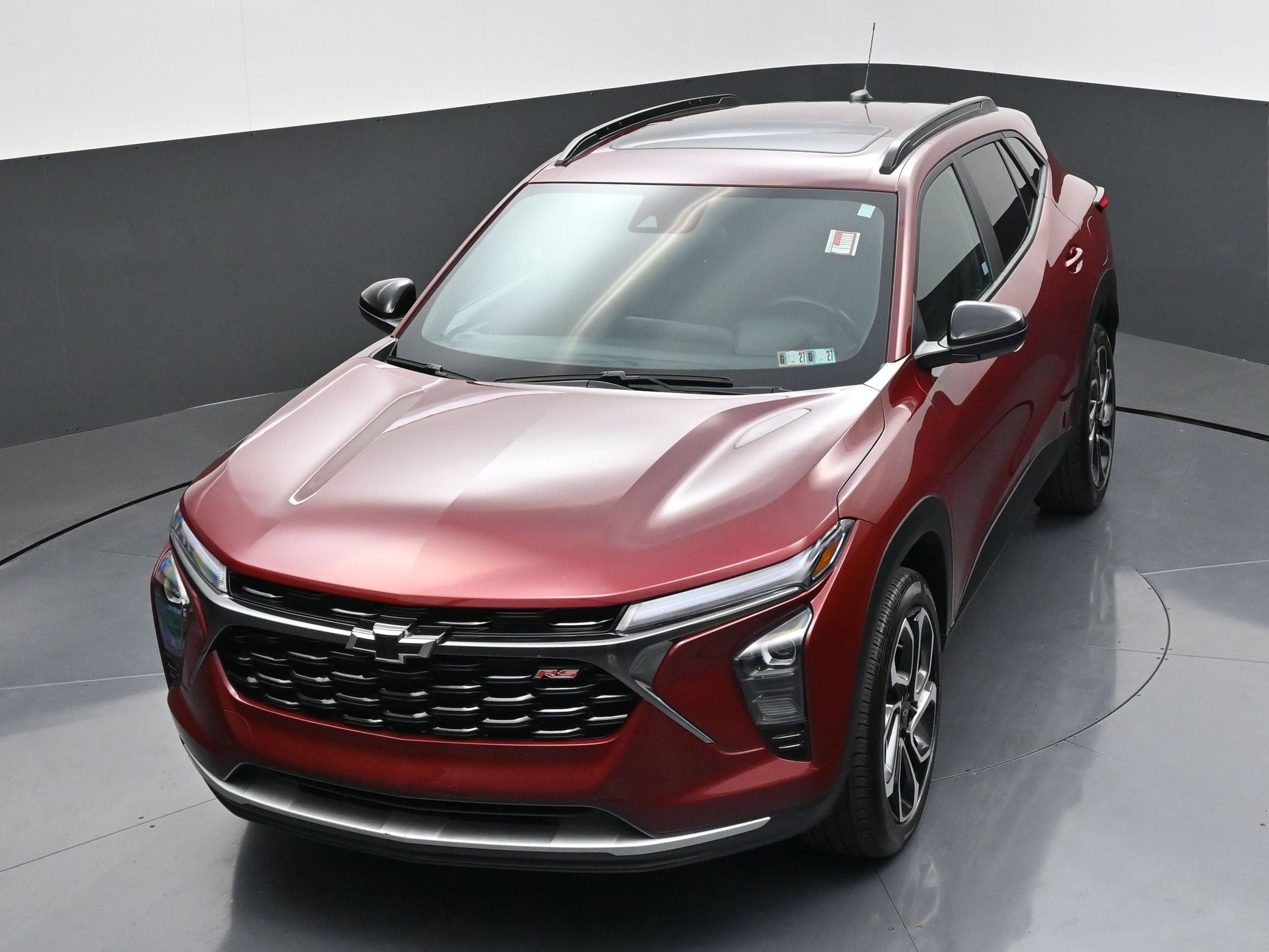 Used 2024 Chevrolet Trax RS w/ Sunroof Package FWD image 44