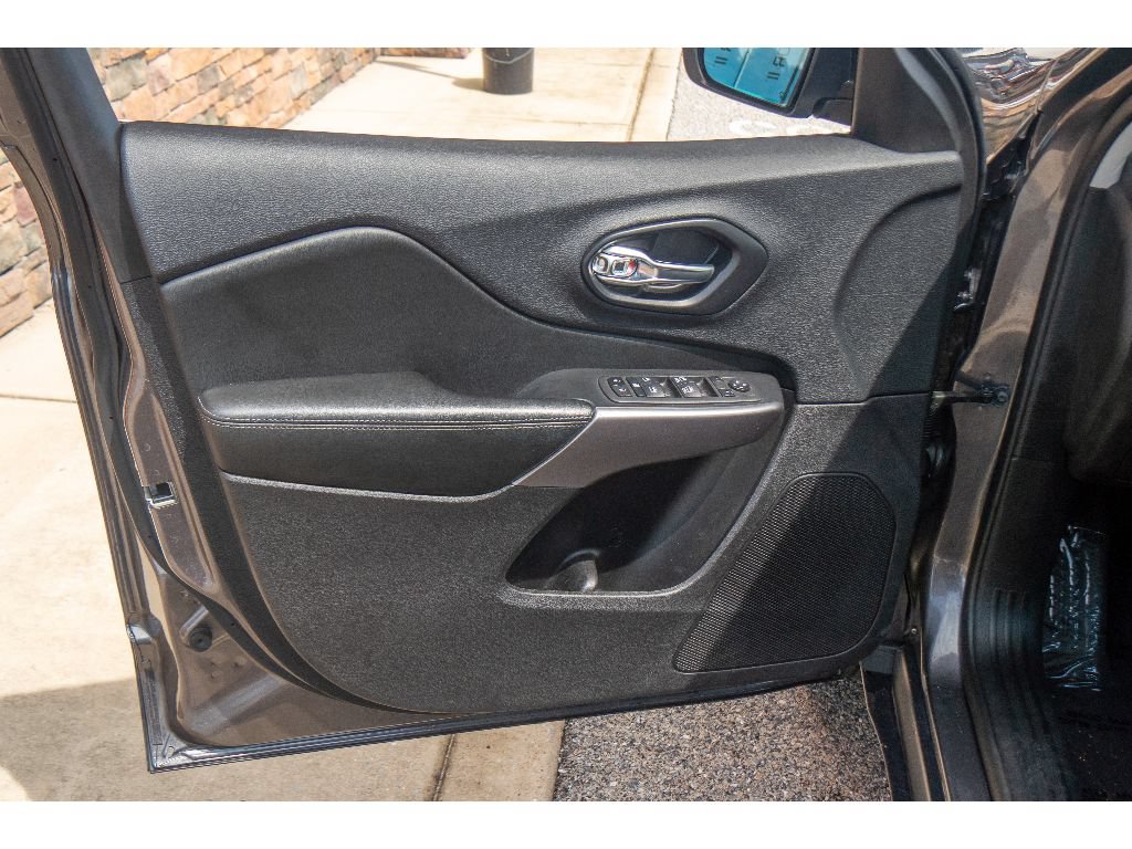 Used 2022 Jeep Cherokee Latitude Lux AWD/4WD image 10