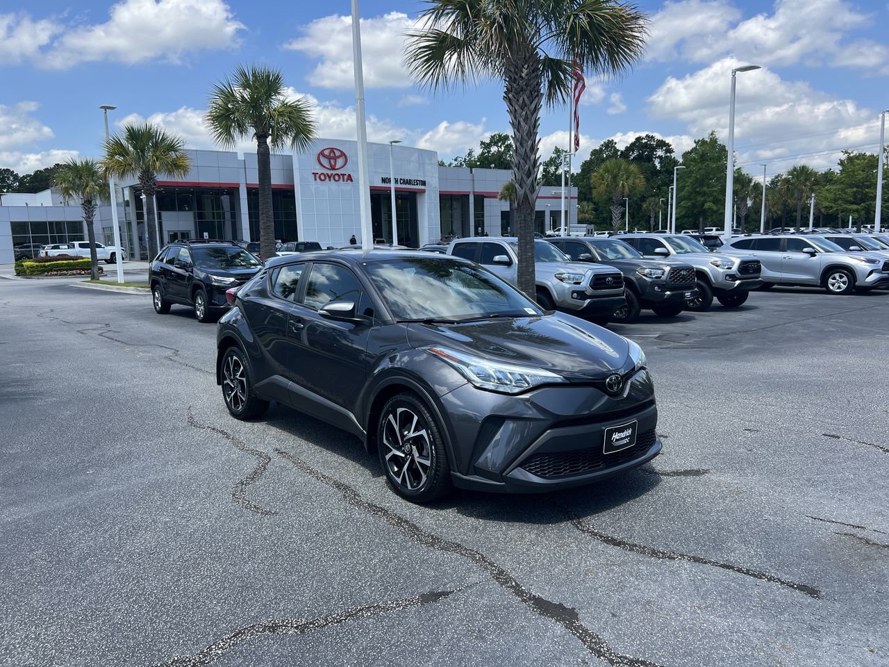 Used 2021 Toyota C-HR XLE FWD image 2