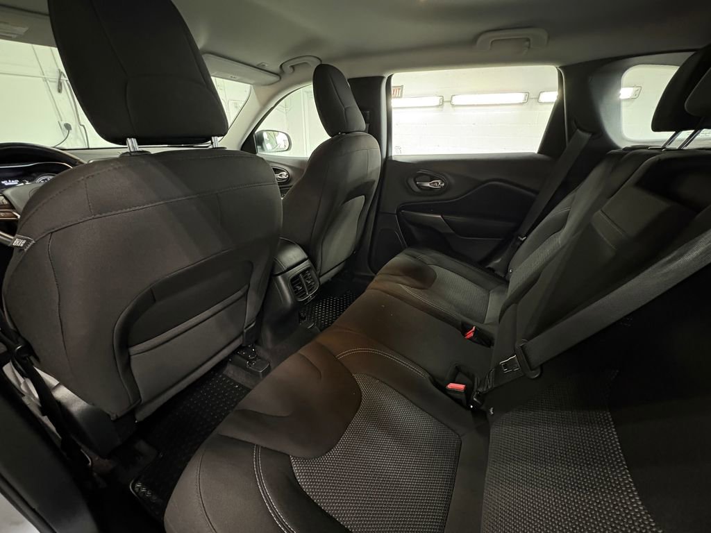 Used 2019 Jeep Cherokee Sport w/ Cold Weather Group image 26